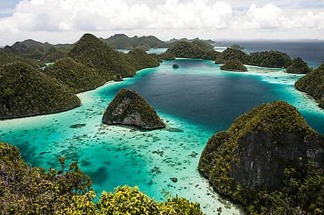 Sep 20, 26 > Sep 24, 26 - Raja Ampat Islands, West Papua