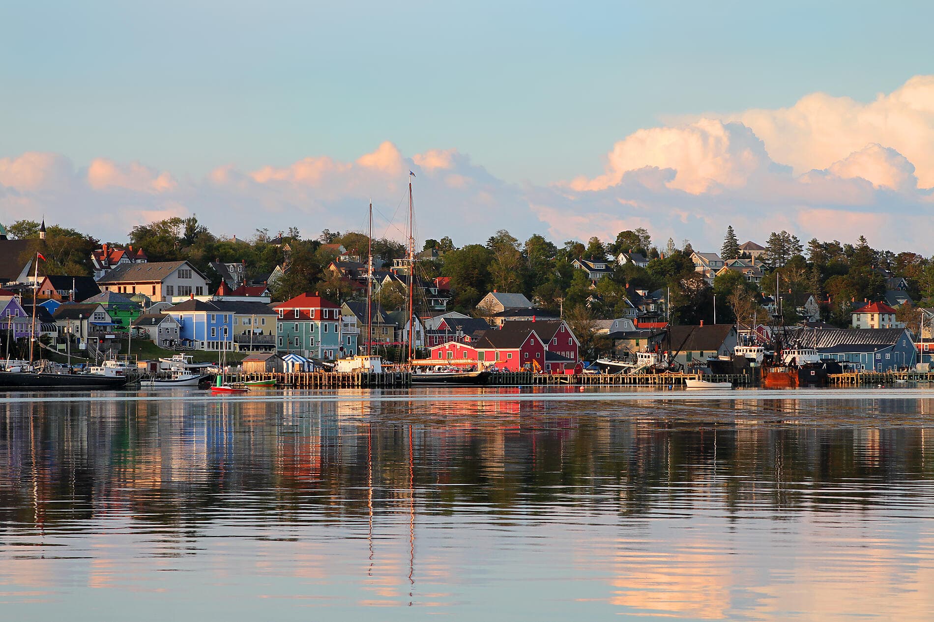 Fall Foliage on the St. Lawrence: Québec to the Canadian Maritimes – with Smithsonian Journeys ©AdobeStock