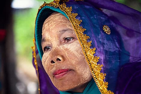 Nov 22, 26 - Badas, Sumbawa