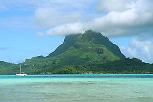 Catamaran sail in Bora Bora