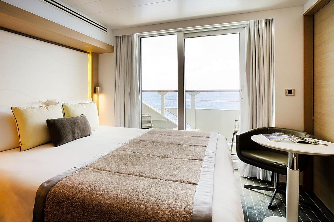 Carousel cabins: Upper decks balcony stateroom