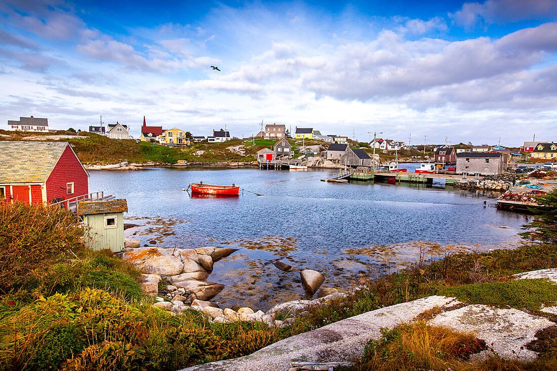 DISCOVER PEGGY'S COVE & HALIFAX HIGHLIGHTS