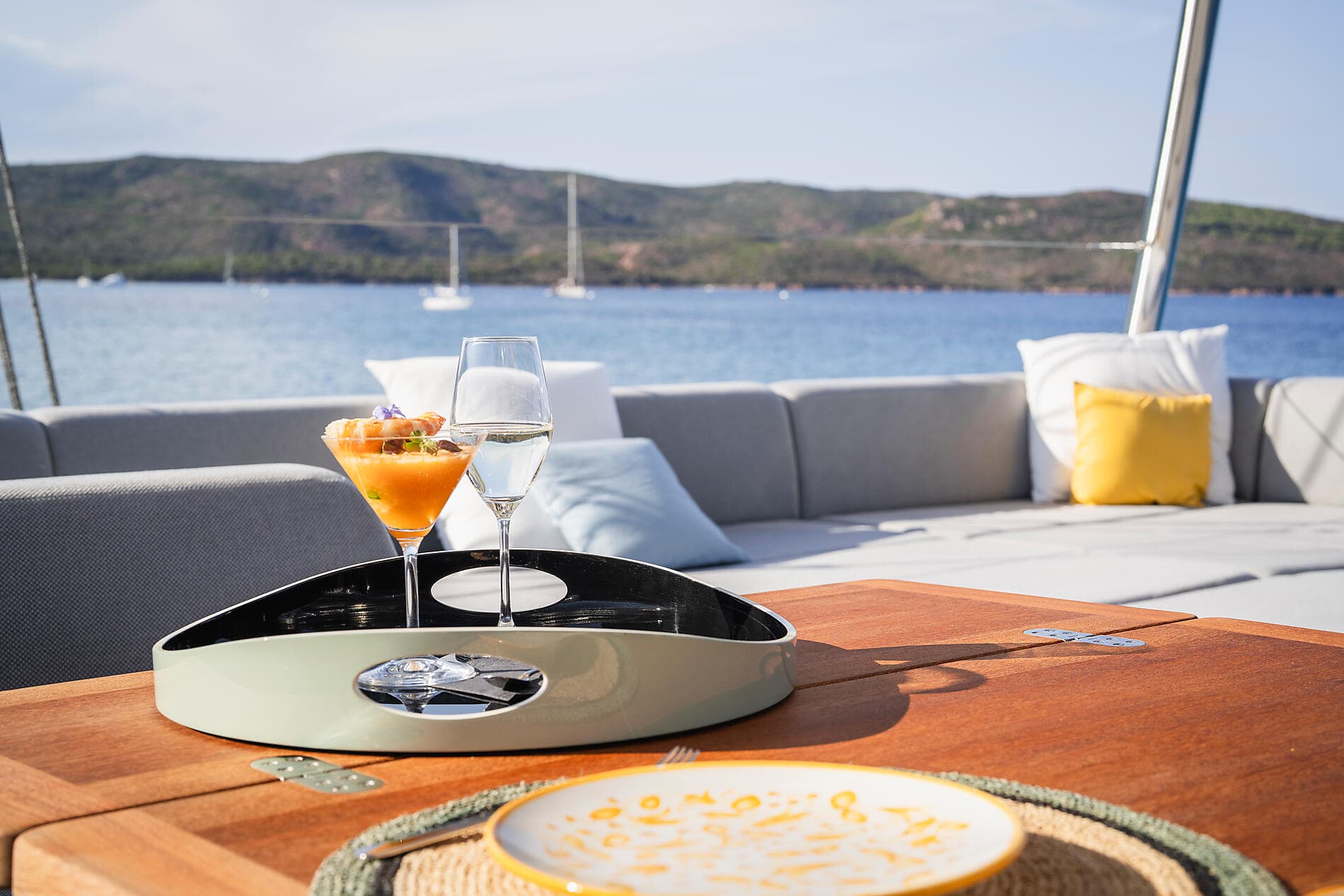 The Caribbean, under sail aboard La Désirade